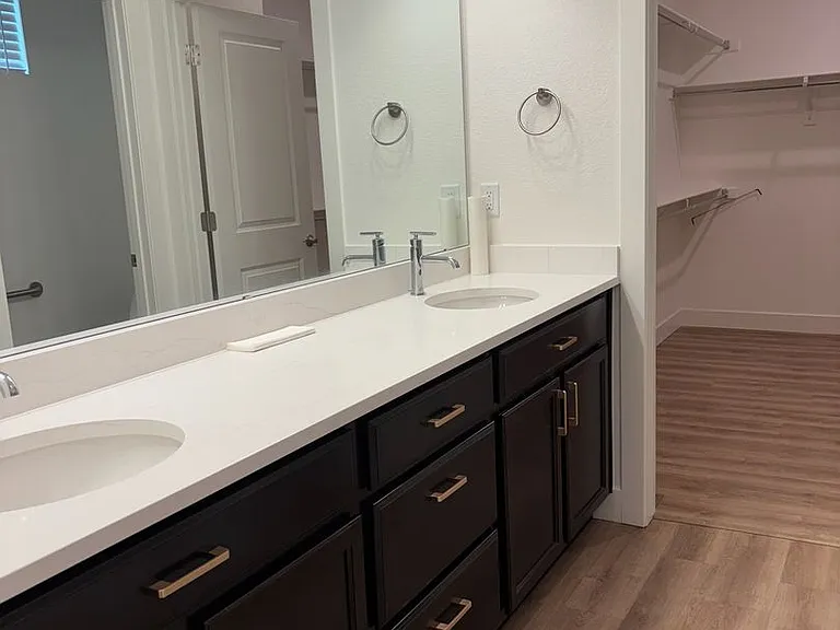 5063 McKinnon Ct — Photo 6