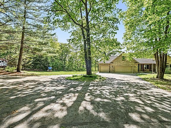 3rd image of 10835 Red Oak Ridge