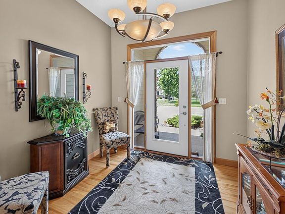 5th image of 4063 Autumn Lake Ct SW