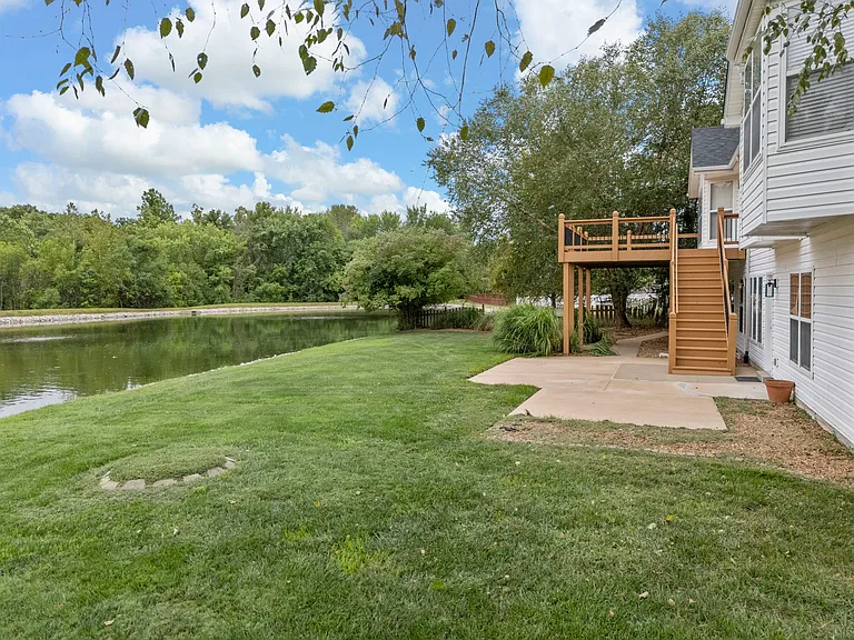 8050 Knights Crossing Dr — Photo 6