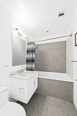 Rented by R New York | media 16