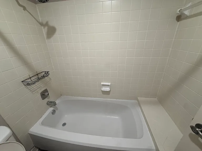 255 Fenwick Dr #18 — Photo 13