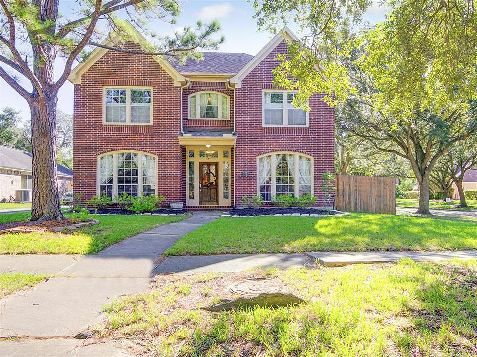 1st image of 2220 Crossbrook Ct
