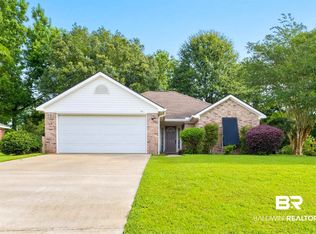 122 Oakwood Ave, Fairhope, AL 36532