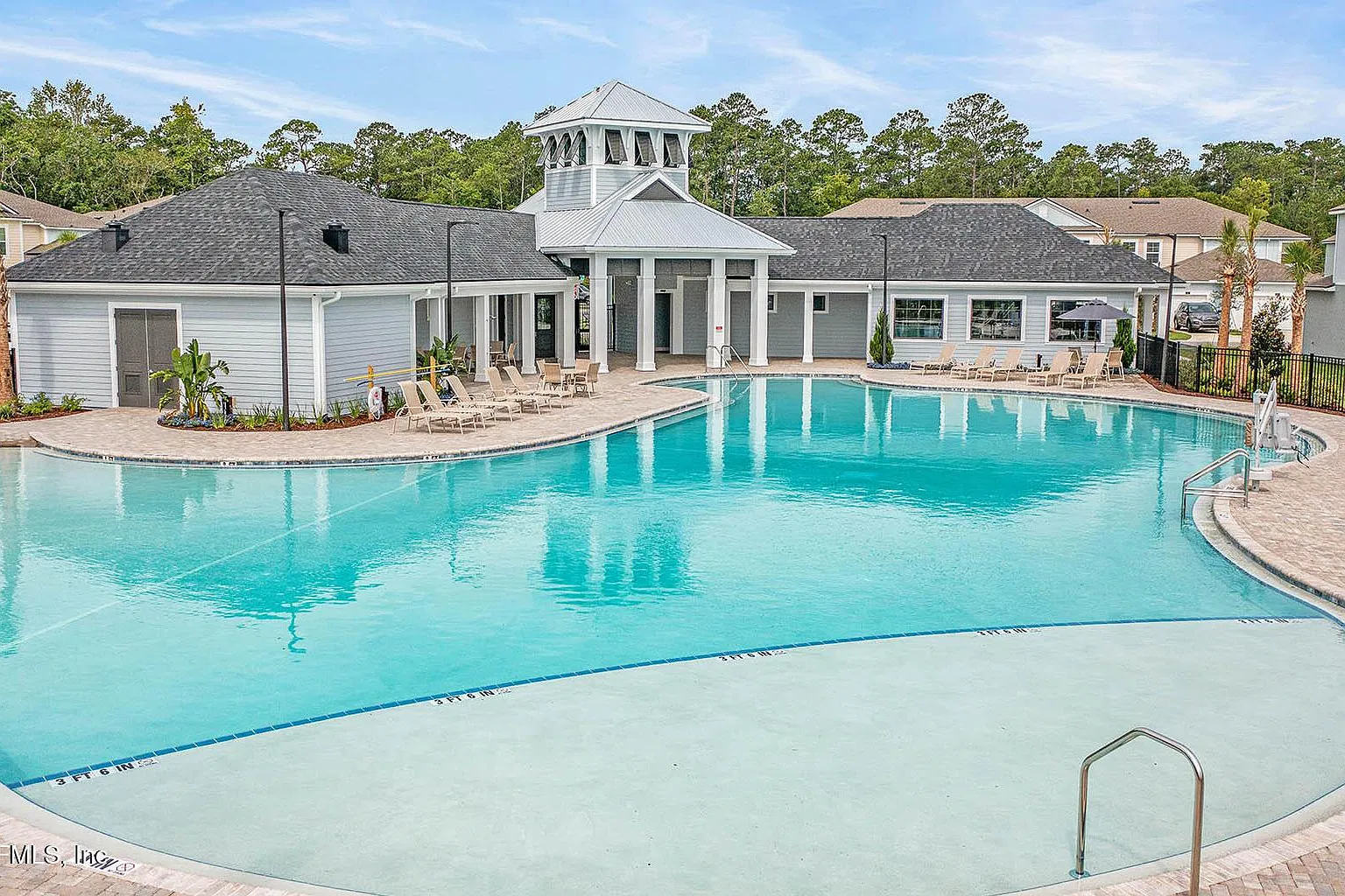 3 bed, 2.5 bath, 1502 sqft, $1,995 — Photo 3