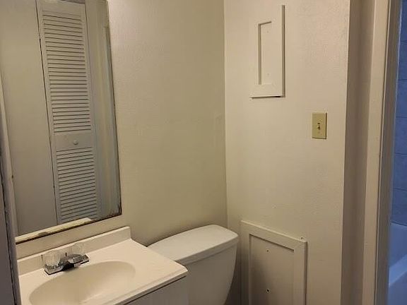 3rd image of 621 Cypress Dr