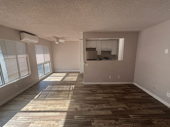 4th image of 4185 Iowa St