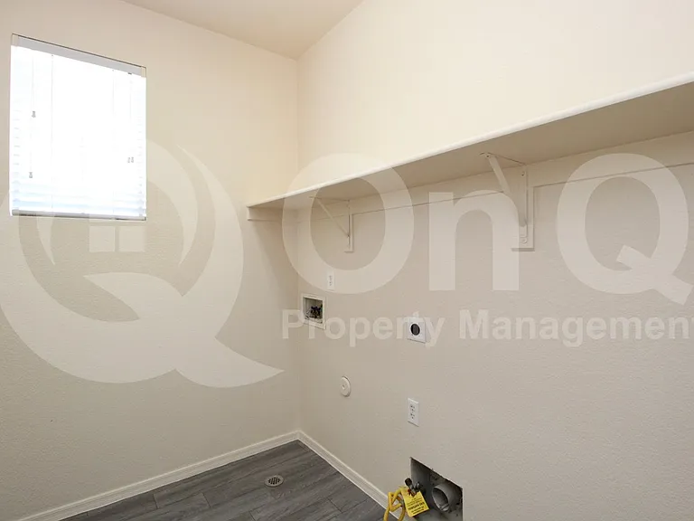 9120 W Hubbell St — Photo 25