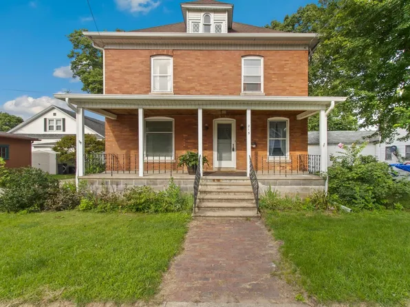 215 S Dixon Ave, Dixon, IL 61021