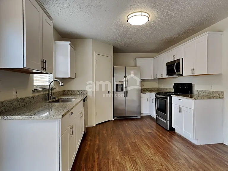 6735 Ambercrest Dr — Photo 3