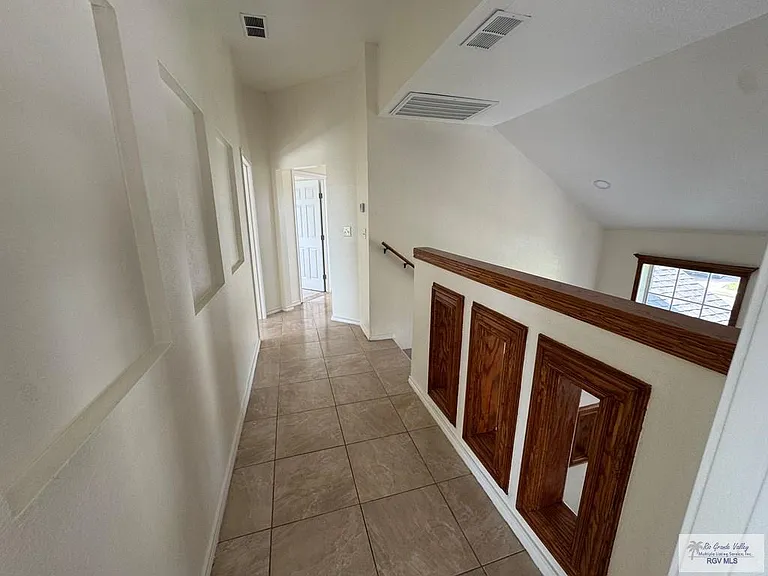 3433 Burgundy Dr — Photo 19
