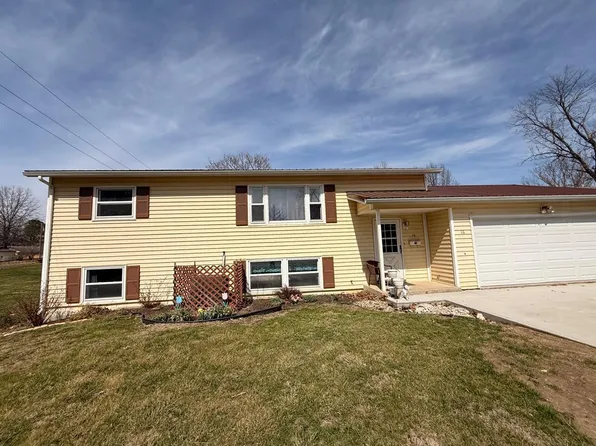 16 Grim Ct S, Kirksville, MO 63501
