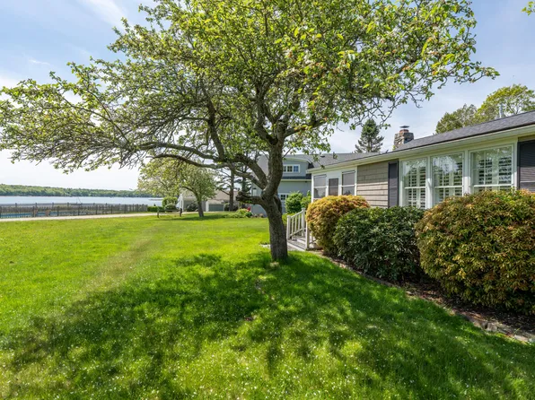 39 Homewood Circle, Yarmouth, ME 04096