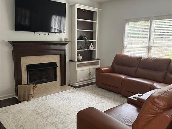 4th image of 7140 Weatherford Dr
