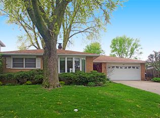 559 S Summit St, Barrington, IL 60010