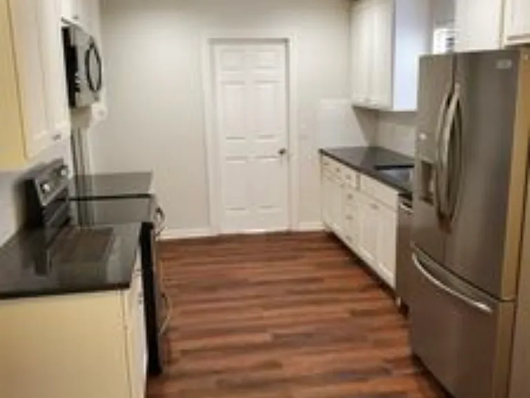 2516 W Richmond St — Photo 3