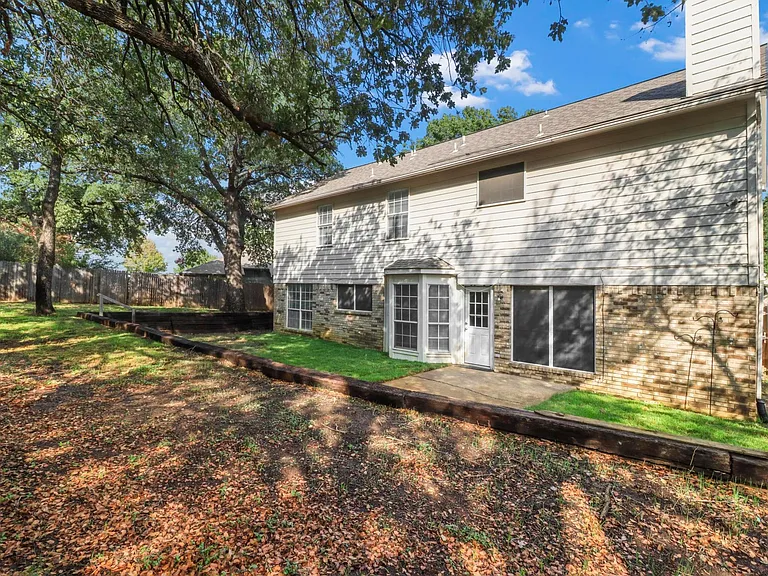 2313 Longmeadow St — Photo 38