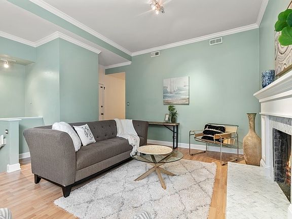 5th image of 1433 W Cuyler Ave #1W