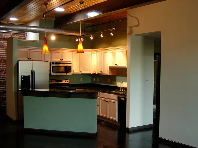 723 S Neil St #203 — Photo 1