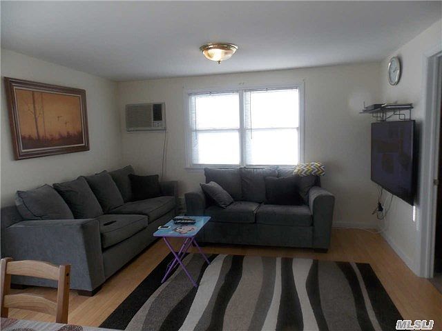 1st image of 14 Baker Ln
