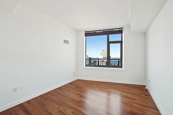 Sold by Nest Seekers International | media 29