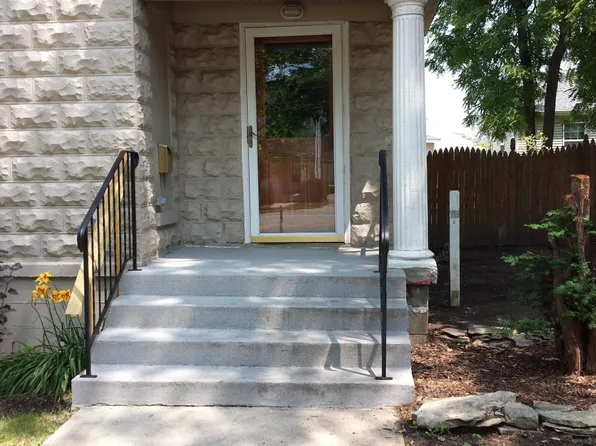 426 E 9th St, Lockport, IL 60441