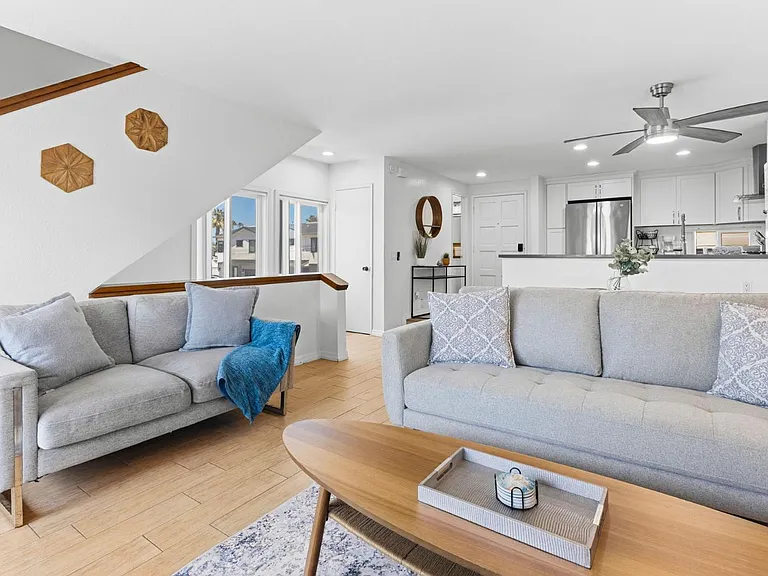 Unit Photo