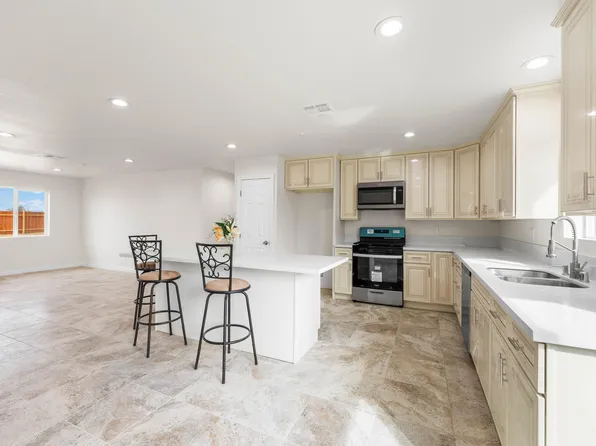 8700 Aspen Ave, California City, CA 93505