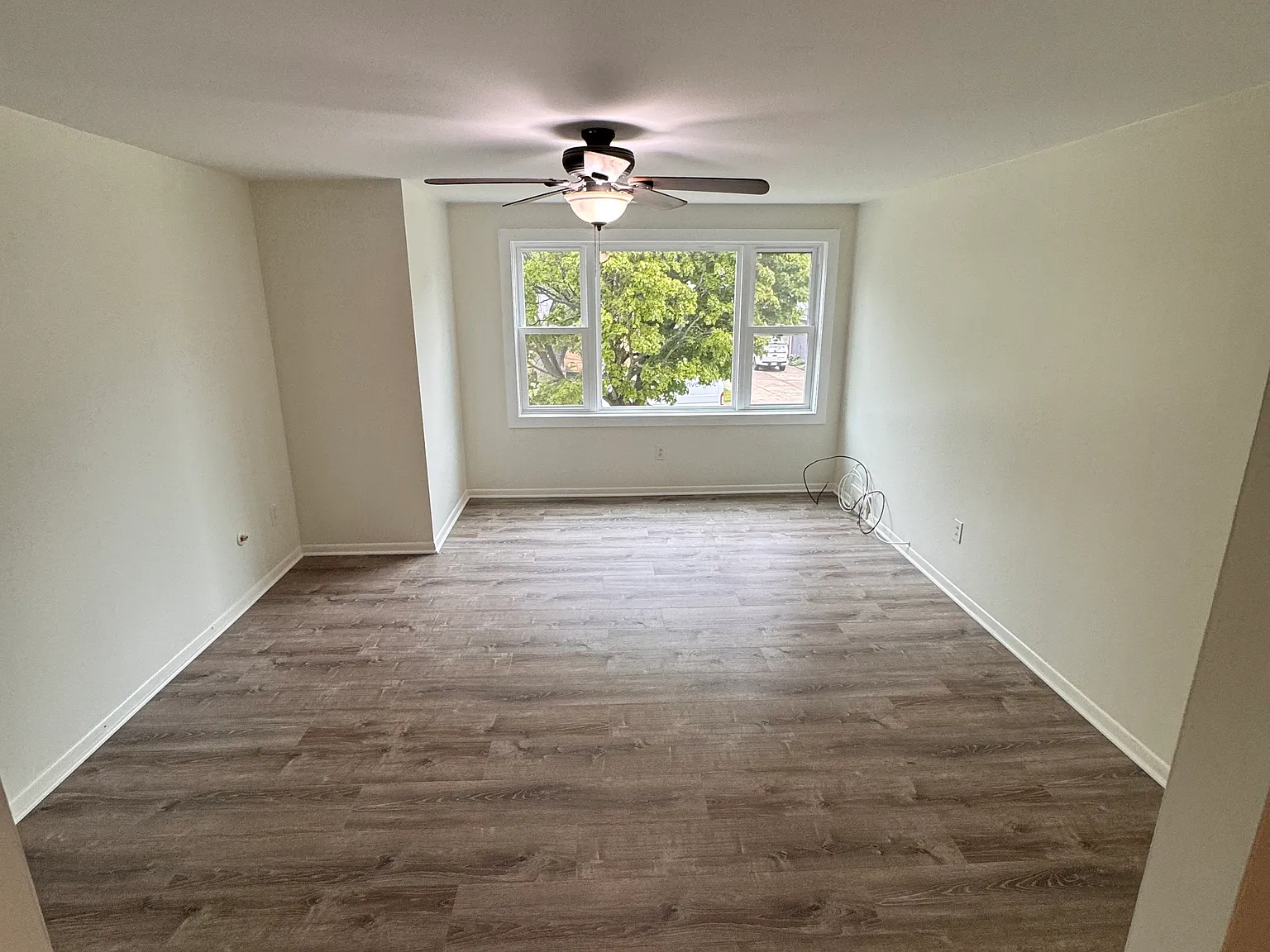 3 bed, 1000 sqft, $1,500 — Photo 3