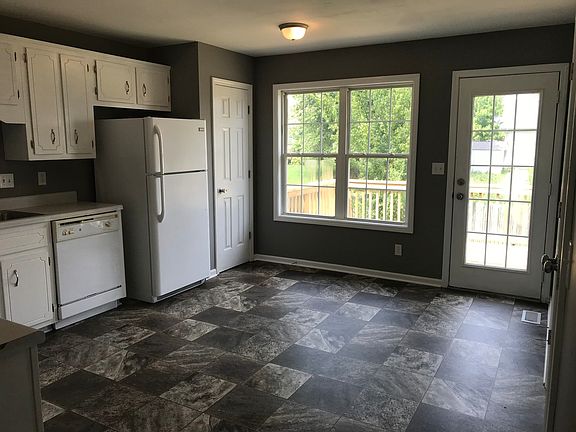 3rd image of 3233 S Senseney Cir
