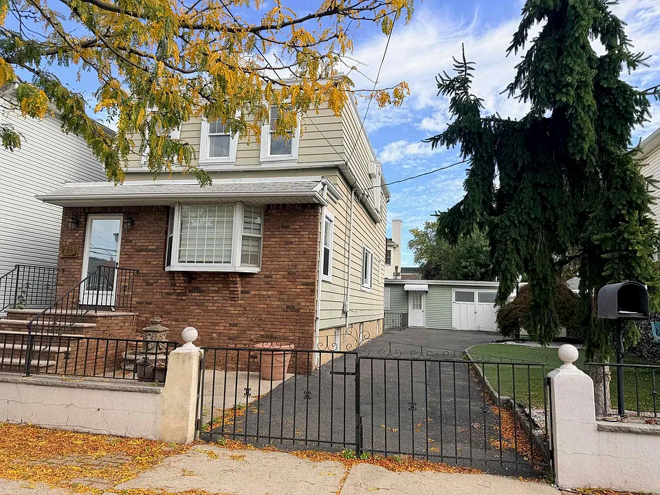 310 Centre Ave #310
