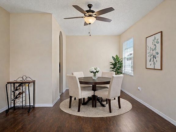 5th image of 440 Sand Ridge Dr