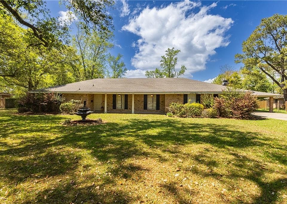 1st image of 2233 Bayou Ln
