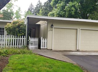 1725 Mapleleaf Rd, Lake Oswego, OR 97034