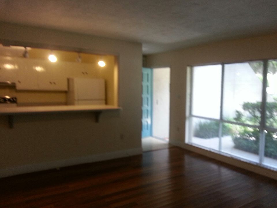 1st image of 220 E Morse Blvd APT 104