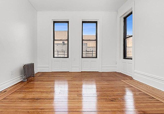 2nd image of 174 W 109th St #3E