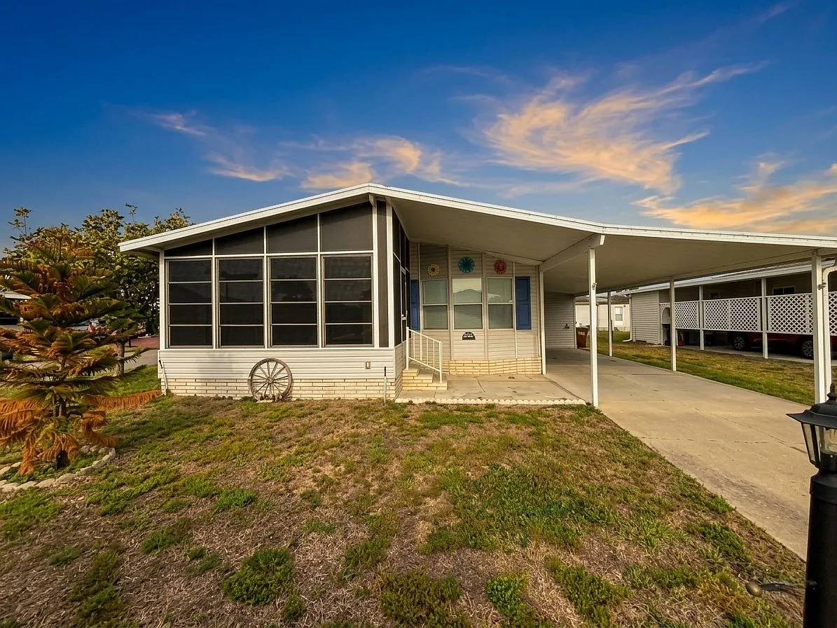 Building Photo - 2211 Wren Pl