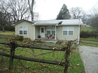 913 W Chestnut St, La Follette, TN 37766