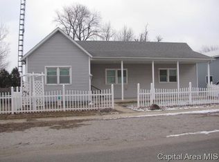 121 W Pulaski St, Williamsville, IL 62693