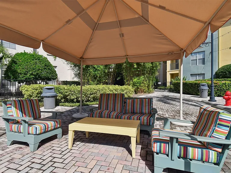2402 W Azeele St #418 — Photo 11