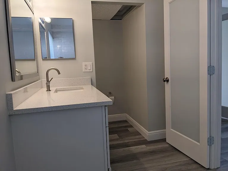 633 Executive Center Dr #L104 — Photo 10