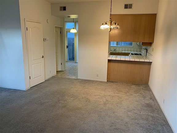 5th image of 3037 Woods Cir