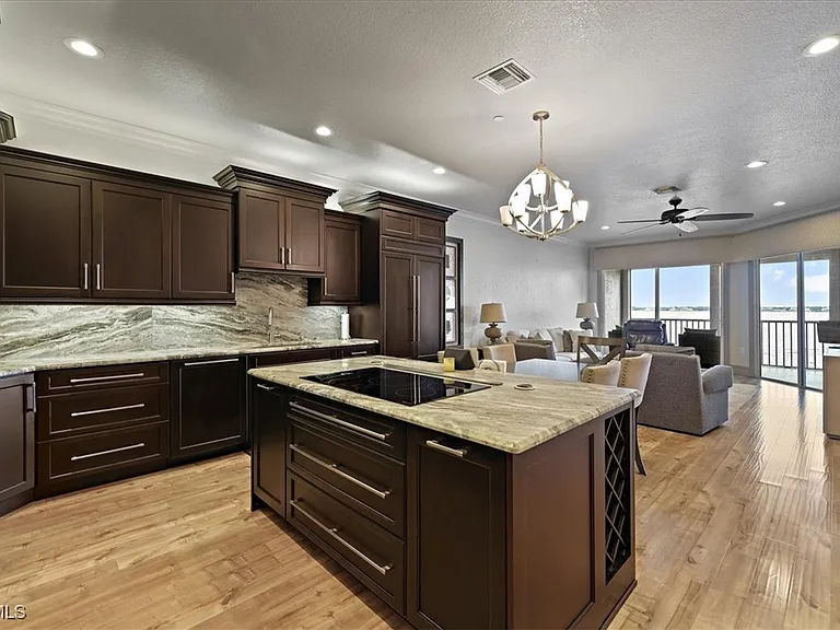 4235 SE 20th Pl #C404 — Photo 4