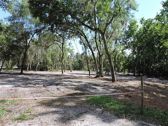 4th image of 309 County Rd
