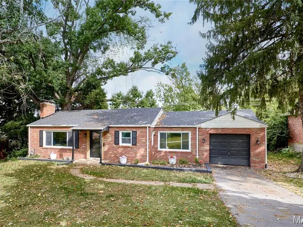 153 Signal Hill Dr, Saint Louis, MO 63121