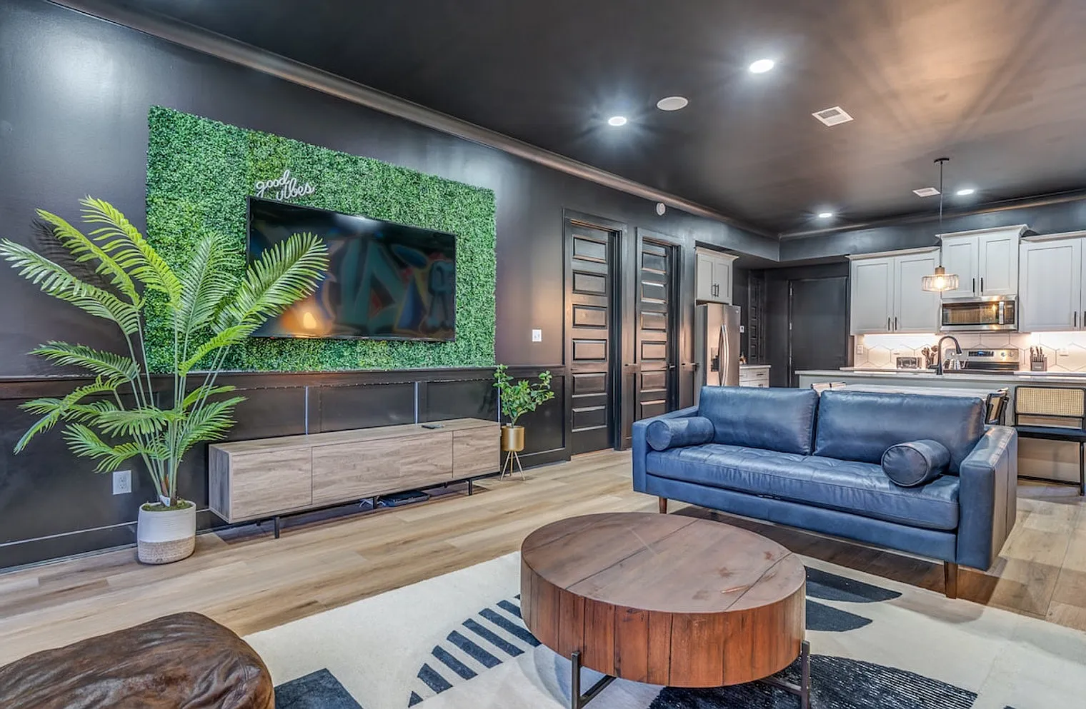 3 bed, 2.0 bath, $3,954 — Photo 3