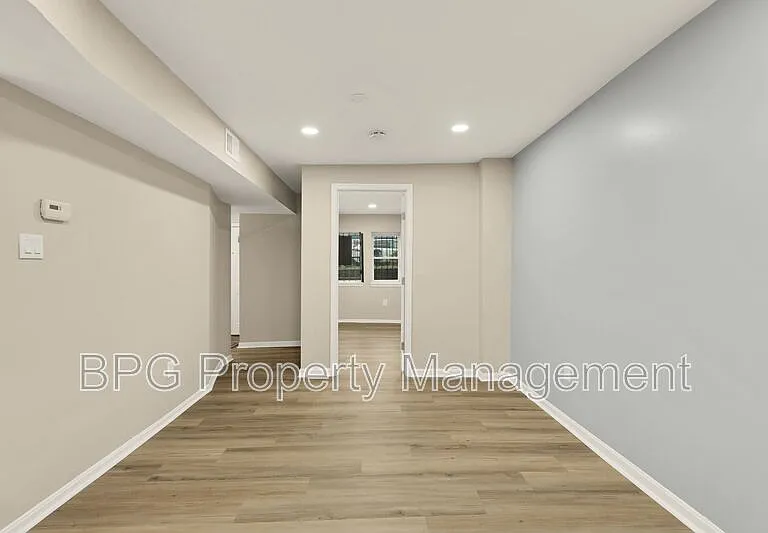 1033 5th St NE #BASEMENT — Photo 9