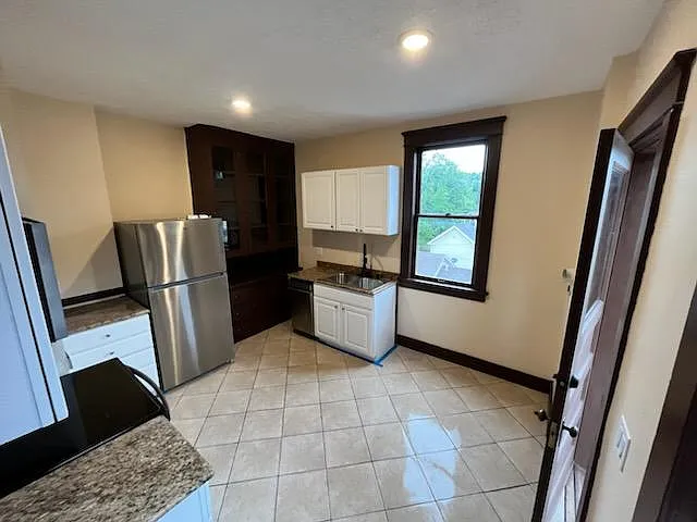 1285 E 101st St #6 — Photo 10
