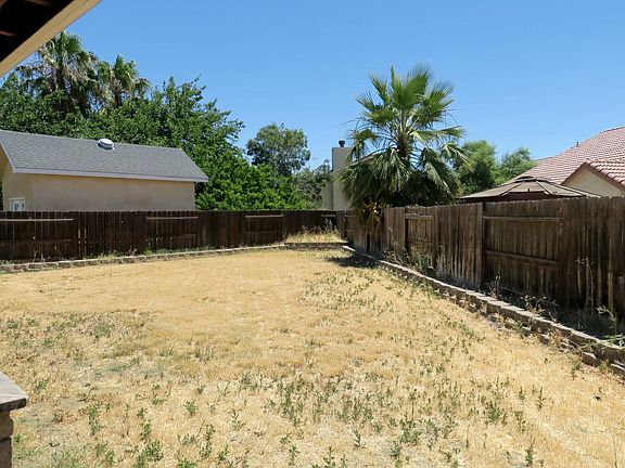 4th image of 2233 Park Crest Dr