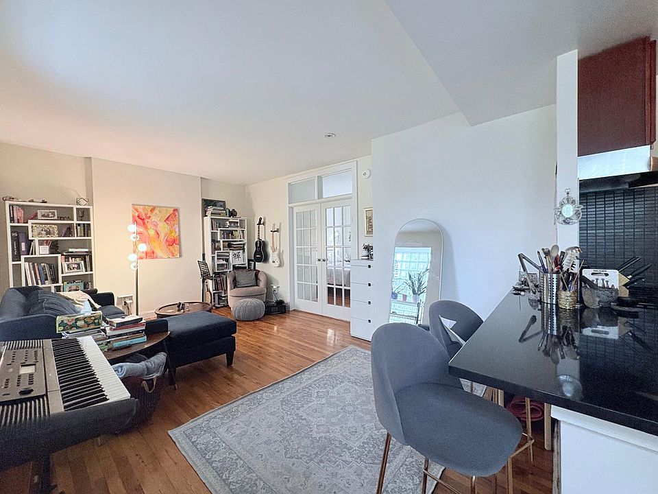 1st image of 285 15th St APT 3C